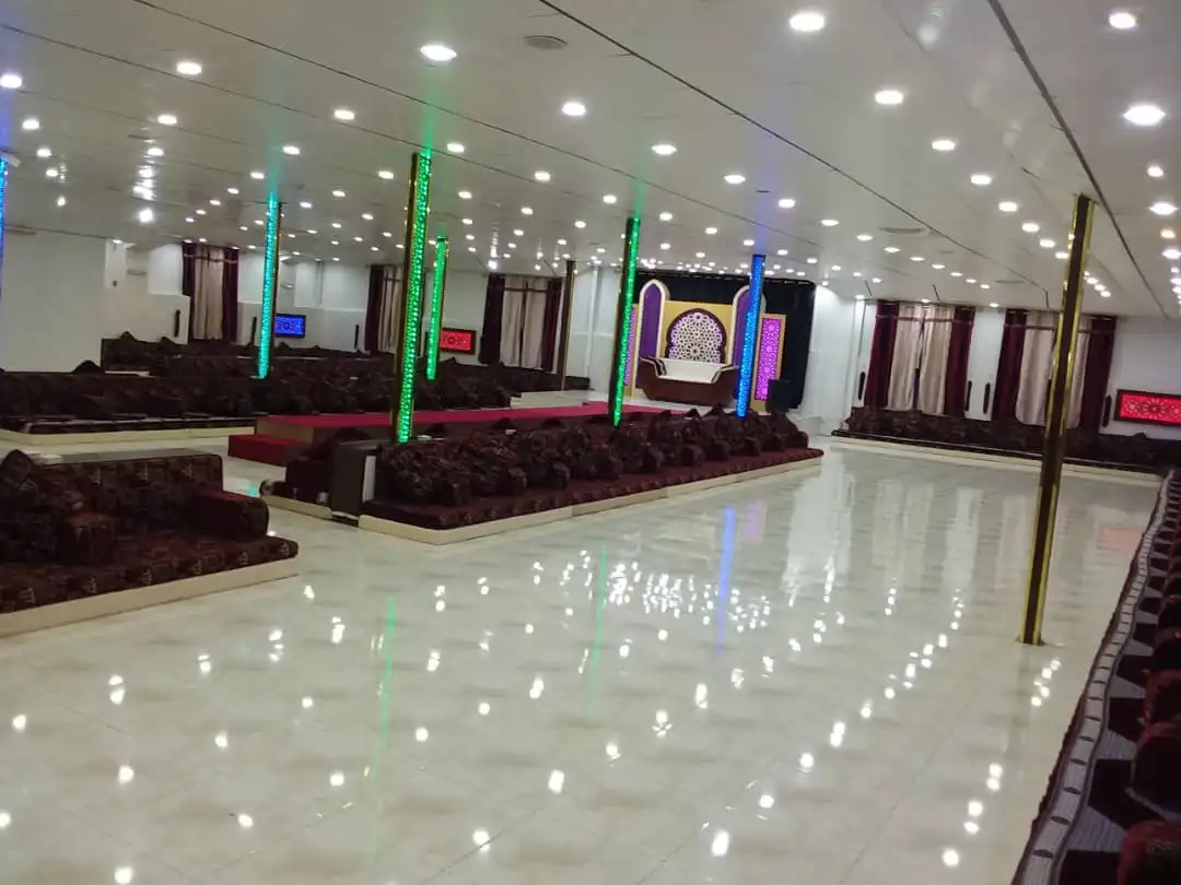 قاعة المحافظة اب