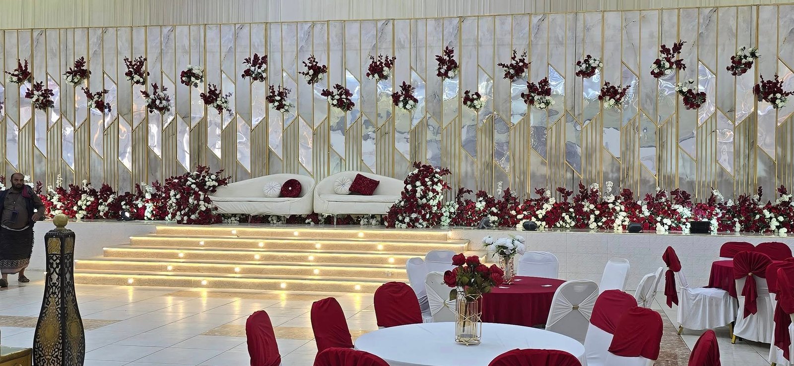 اكبر القاعات في صنعاء